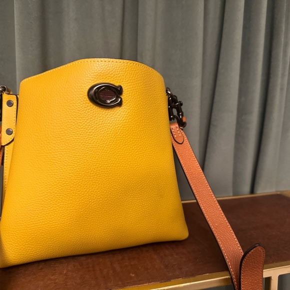 Coach Willow Bucket Bag - Picture 3 of 9